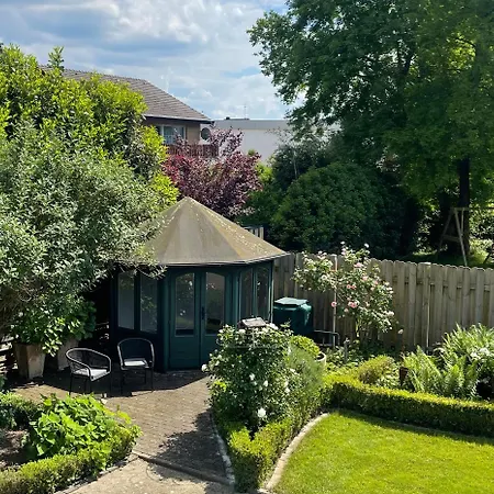 Charmante Wohnung Mit Garten, Gemuetlich, Ruhig, Zentral شقة *