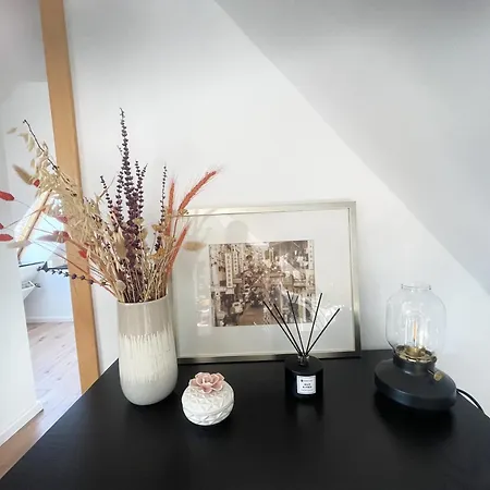 Charmante Wohnung Mit Garten, Gemuetlich, Ruhig, Zentral شقة