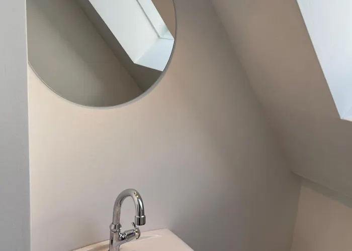 Charmante Wohnung Mit Garten, Gemuetlich, Ruhig, Zentral شقة