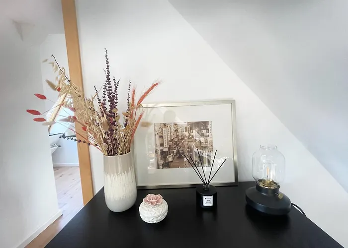 Charmante Wohnung Mit Garten, Gemuetlich, Ruhig, Zentral شقة